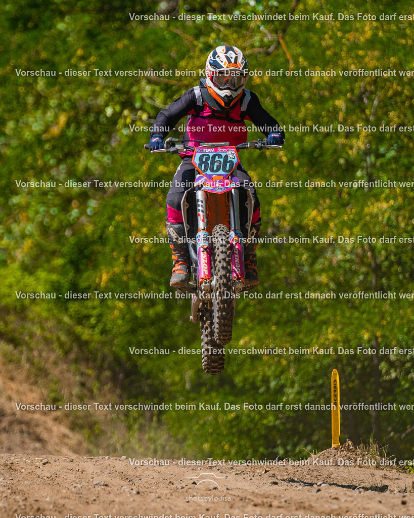 07_05_BernauerSchleife-6614 | Sportfotografin aus Berlin-Brandenburg mit Fokus auf Motocross. Ich halte deine sportliche Leistung und echte Emotionen auf und neben der Strecke professionell fest. Entdecke die Fotos von deinem Rennen und bestelle sie direkt hier im Shop.