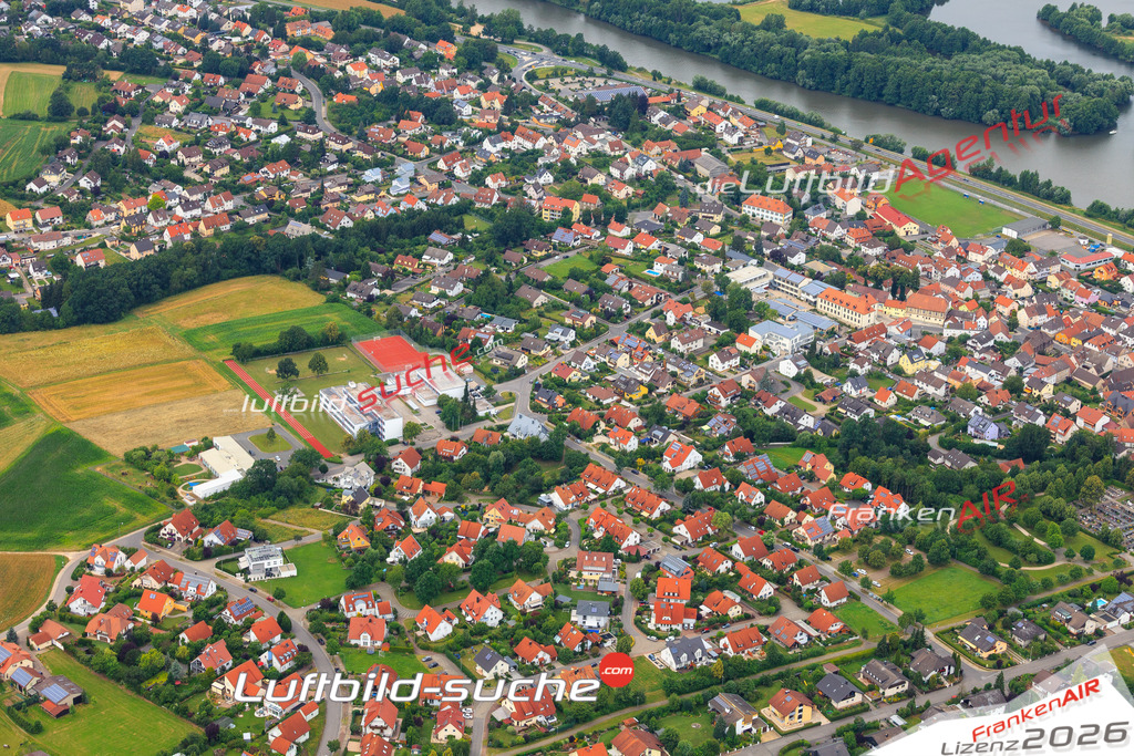 Die Luftaufnahme der Stadt Bischberg wurde vom UL-Flugzeug heraus erstellt ( keine Drohne )- hohe Auflösung für beste Qualität