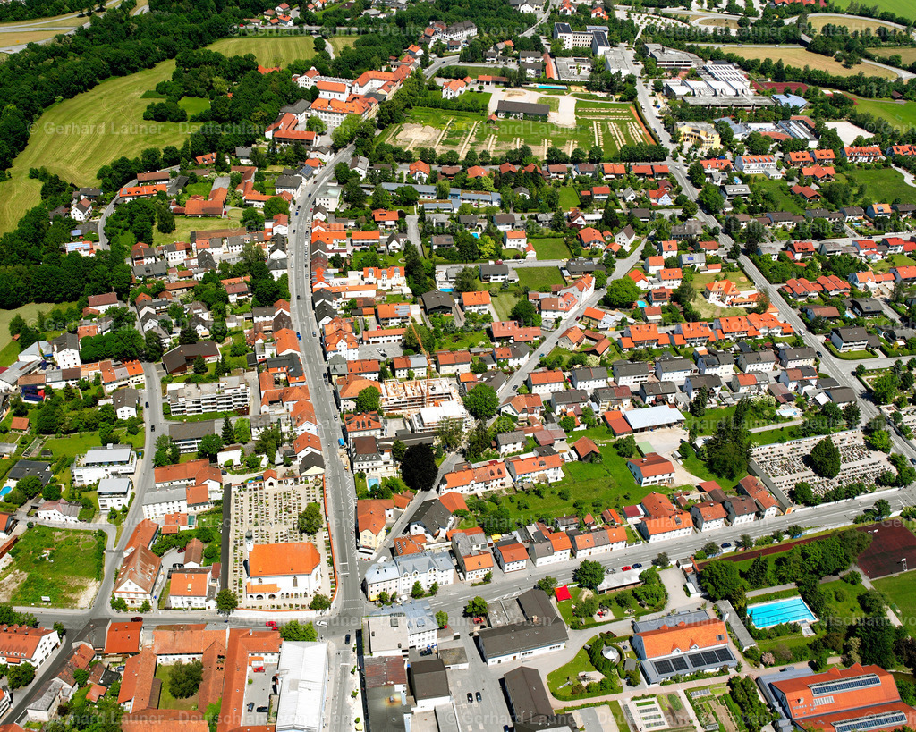 2600569 | ALTöTTING 09.06.2006 Stadtansicht des Innenstadtbereiches  in Altötting im Bundesland Bayern, Deutschland // City view on down town  in Altötting in the state Bavaria, Germany Foto: Gerhard Launer