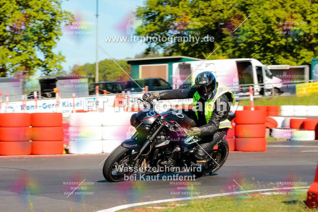 Moto-TeamOBK-21106 | Hier findet Ihr Bilder von Touristenfahrten auf der Nürburgring Nordschleife oder von anderen Veranstaltungen die ich besucht habe. Viel Spass beim Durch Schauen 