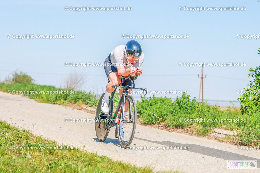 393_AR6_8089 | Neusiedlersee Radmarathon 2026@sportshot_your_pictrs #yourpictures#roadtowm2029 #nrm #neusiedlerseeradmarathon #neusiedlersee #neusiedlerseetourismus #burgenland #mörbisch #nrm26 #burgenlandtourismus #voglundco #poweredbyburgenlandtourismus #radsport #rad #marathon #ucigranfondo #visitburgenland #ucigranfondoworldseries