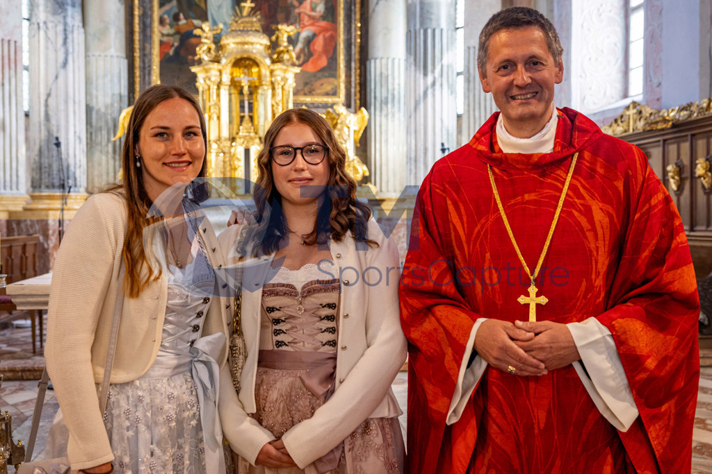 RR5M8325 | Firmung Klagenfurt-Dom 19.05.2024 8 Uhr