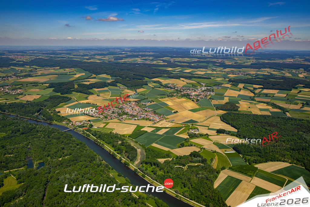 Das Luftbild der Stadt Marxheim wurde 2022 vom Flugzeug heraus erstellt (keine Drohnen-Aufnahmen) Aufnahmehöhe ca.450 Meter- hohe Bildauflösung und Druck-Qualität. Garantiert!
