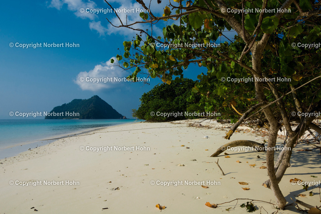 Reisefotografie - Myanmar - Das Land der weißen Elefanten | Strand auf einer Insel in Myanmar. - Realisiert mit Pictrs.com