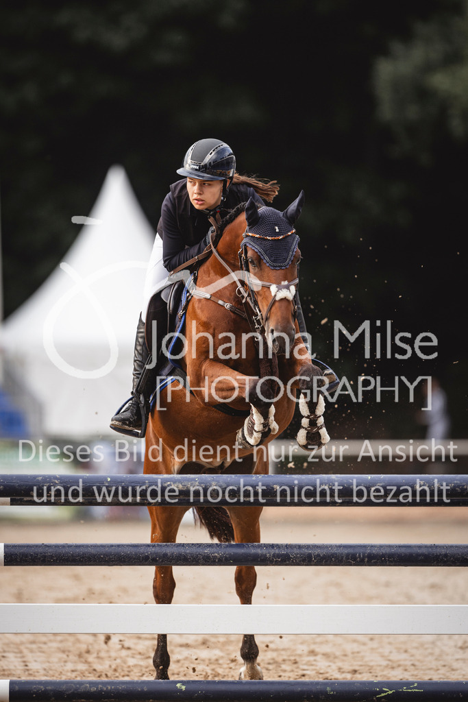 240906_BuCha_PonyA-5j-144 | Deine schönsten Turniermomente als professionelle Fotos! Entdecke hochwertige Pferdesport-Fotografie im Online-Shop. Jetzt Fotos finden & bestellen!