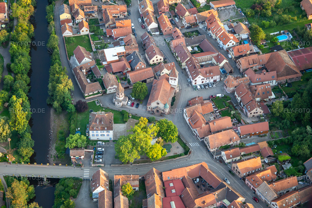 Luftbild: Parc Audéou in Avolsheim im Bundesland Bas-Rhin in Frankreich. – Foto: IMG_138012.jpg vom 19.08.2023 durch Werner Riehm/FLY-FOTO.de – Auflösung des Originals: 5472 x 3648 px – Outils d\xe2\x80\x99accessibilit\xc3\xa9