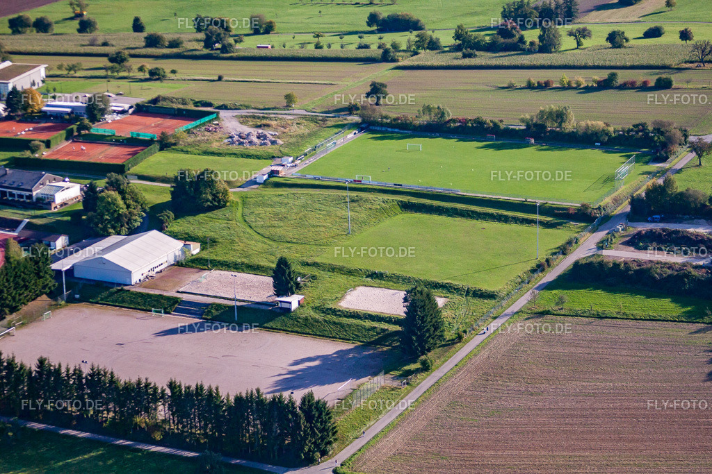 Sportgelände des SV-1899 eV Langensteinbach | Luftbild: Sportgelände des SV-1899 eV Langensteinbach im Ortsteil Langensteinbach in Karlsbad im Bundesland Baden-Württemberg in Deutschland. Foto: IMG_45302.jpg vom 21.09.2011 durch Werner Riehm/FLY-FOTO.de - Realisiert mit Pictrs.com
