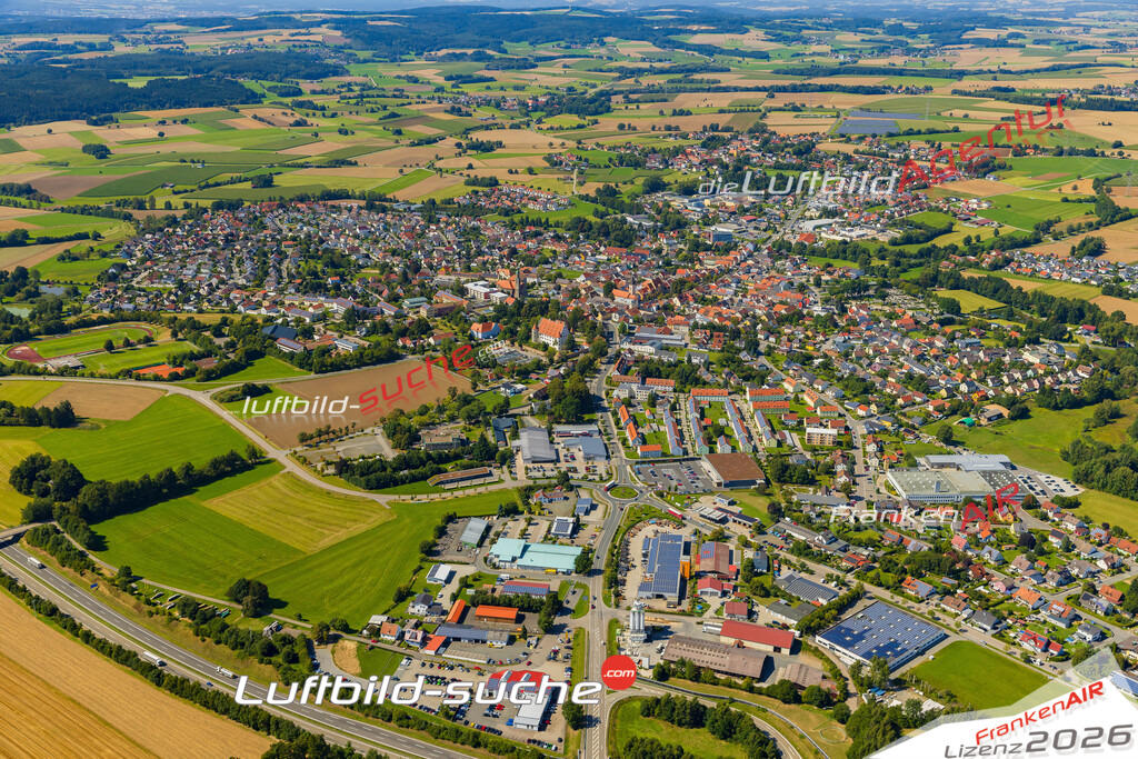 Luftaufnahme von  Vohenstrauß - Die Luftaufnahme wurde 2025 vom UL-Flugzeug heraus erstellt ( keine Drohne ) - Hochauflösende Luftaufnahme - für professionelle Ausdrucke geeignet. Die Geschenkidee !Mit Lizenz und Bildrechte bestellbar