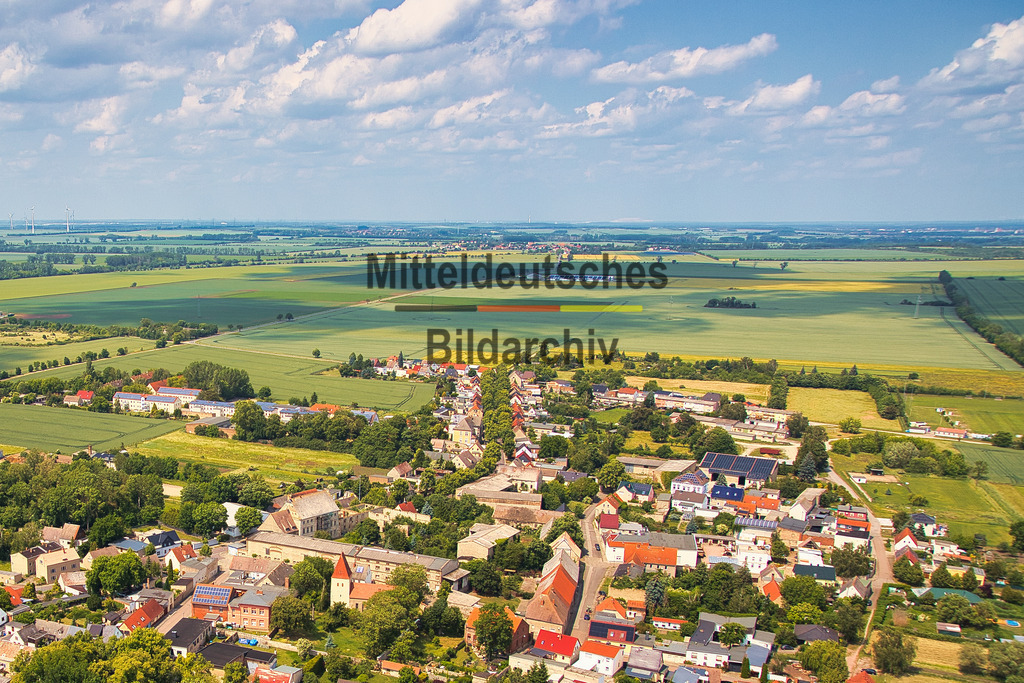 Glöthe_hinten_Eickendorf_5237 | Die schönsten Luftbilder von Sachen-Anhalt & Mitteldeutschland als Bilddatenbank zur kommerziellen Nutzung. Nutzen Sie unsere Erfahrung seit 2005 in der Luftbildfotografie. - Realisiert mit Pictrs.com