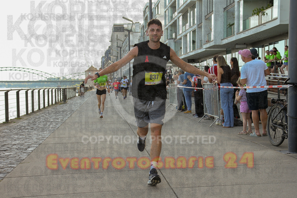 250920_1447_EX1_7557 | Sportfotografie im Rhein-Sieg Kreis, Köln, Bonn, NRW, Rheinland Pfalz, Hessen, etc. Unser Tätigkeitsfeld umfasst den Laufsport vom Volkslauf über den Marathon, Duathlon, Triathon bis zum Ultralauf wie Kölnpfad Ultra oder Schindertrail.