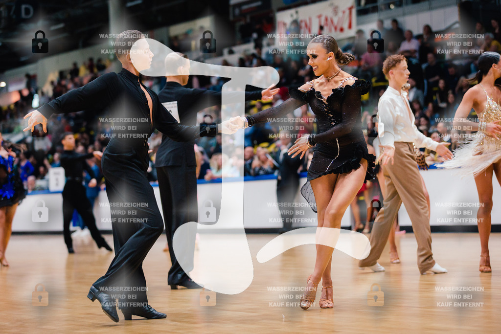 Hessen Tanzt WDSF Open Youth Latin 13th (14) Michael Bakscheev _ Julie Meck (Schwarz-Weiß-Club Pforzheim)-2025-05-17-0826 | Webshop for digital downloads and prints of dance sport, event & show photographer Julian Link - Realisiert mit Pictrs.com