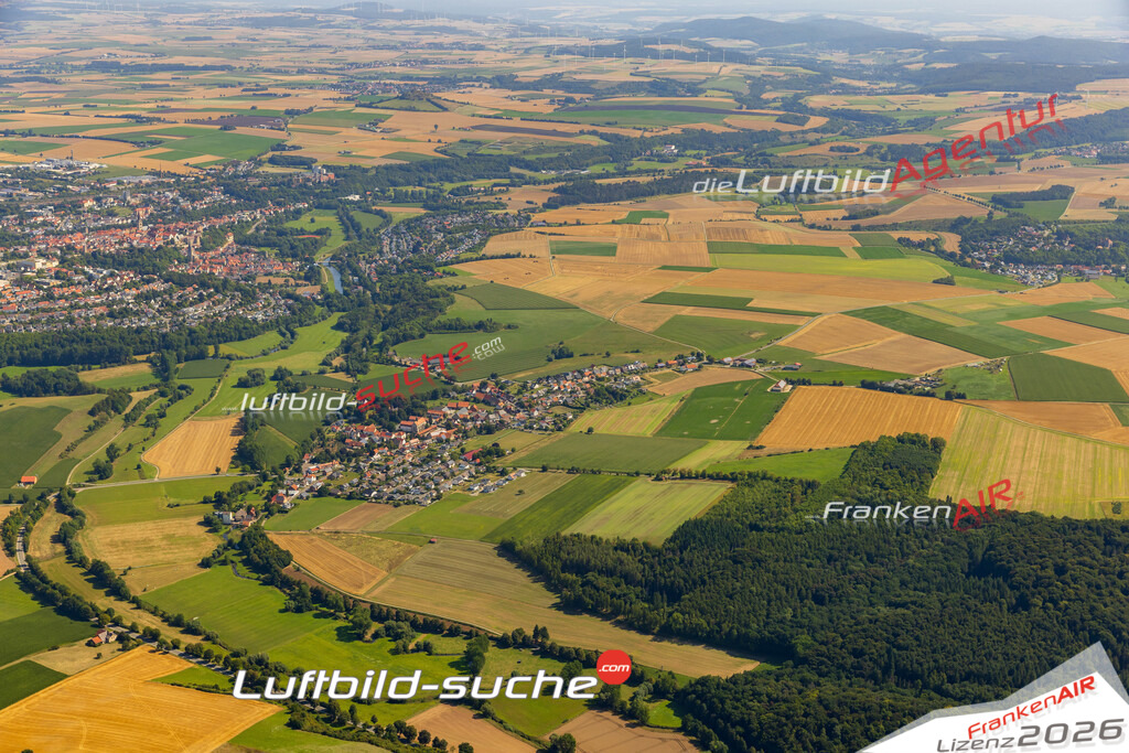 Wormeln Warburg Bild- Das Luftbild wurde 2025 vom UL-Flugzeug heraus erstellt ( keine Drohne bzw. Drohnenaufnahme ) - Hochauflösende Luftaufnahme -Nicht vergleichbar mit Google Maps oder Satelittenbilder- Die Geschenkidee !Mit Lizenz und Bildrechte bestellbar - CC
