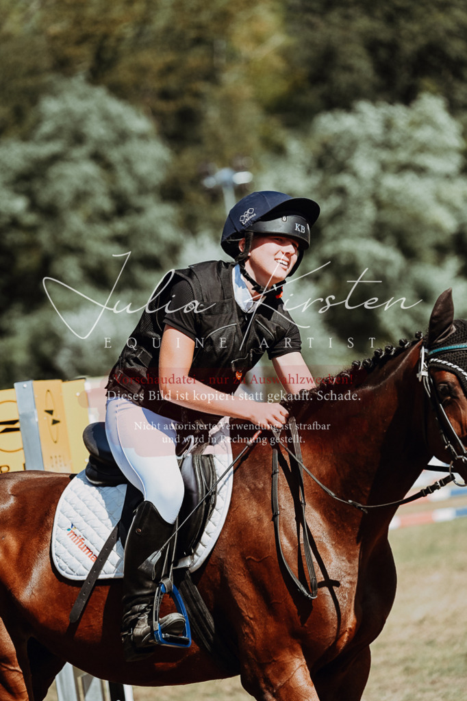 DSC_9914 | Pferde- und Turnierfotografie in Westsachsen. Pferdeportraits, Auftragszeichnungen und intuitive Kunst.