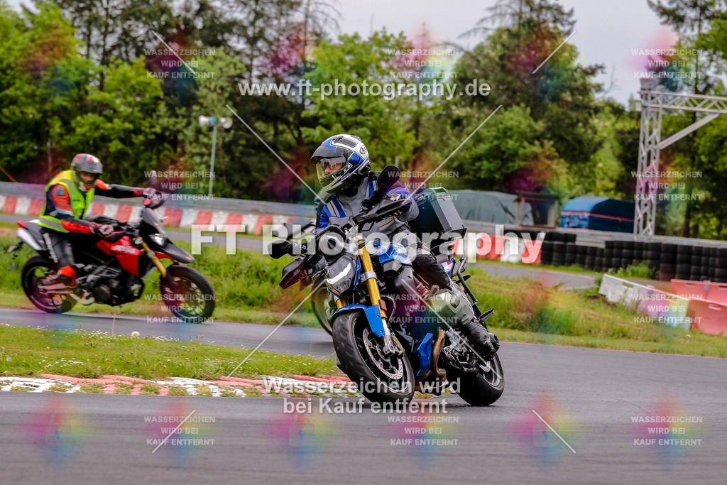 MotoTeamVBK-20630 | Hier findet Ihr Bilder von Touristenfahrten auf der Nürburgring Nordschleife oder von anderen Veranstaltungen die ich besucht habe. Viel Spass beim Durch Schauen 