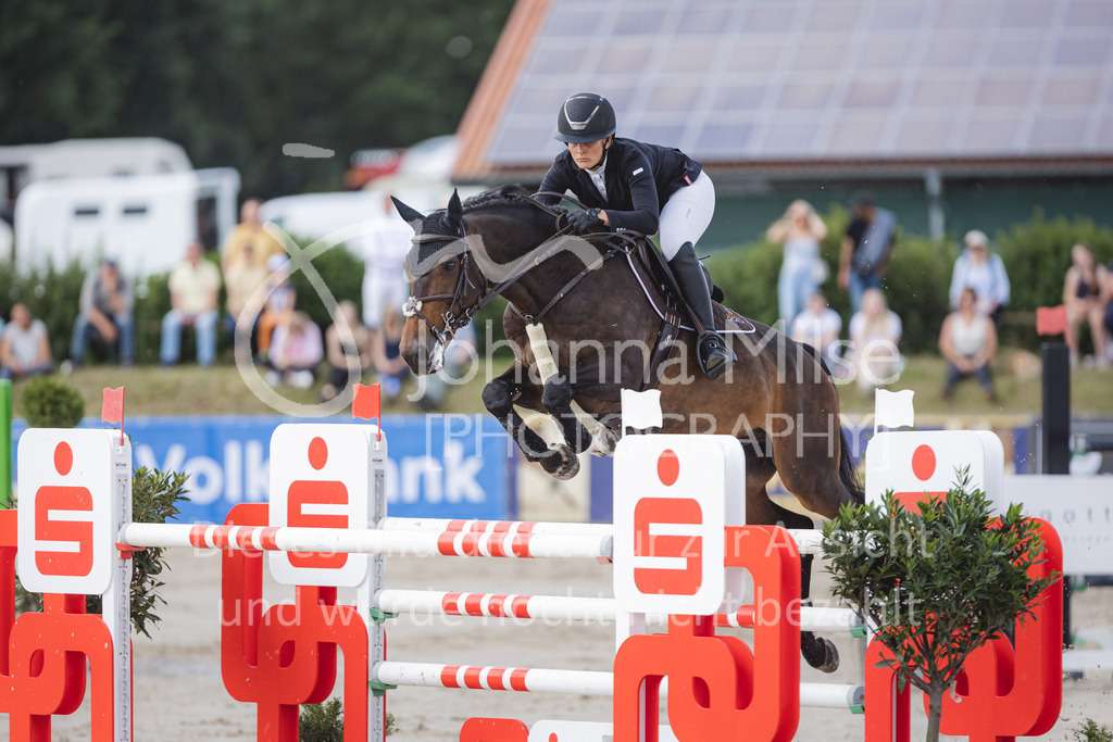 220611_LüPfSpTa_GroßerPreis-656 | Lützower Pferdesporttage
Springprfg.Kl.S m.St.**
Großer Preis
11.06.2022