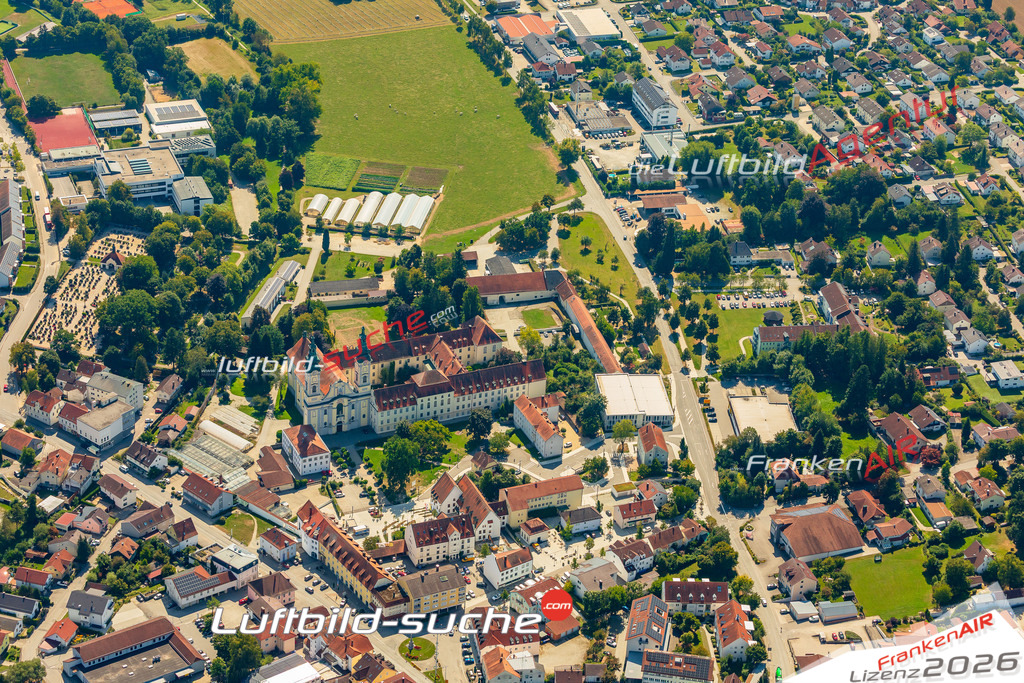 Luftaufnahme der Stadt Fürstenzell - Die Luftaufnahme wurde 2025 vom UL-Flugzeug heraus erstellt ( keine Drohne ) - Hochauflösende Luftaufnahme - für professionelle Ausdrucke geeignet. Die Geschenkidee !Mit Lizenz und Bildrechte bestellbar