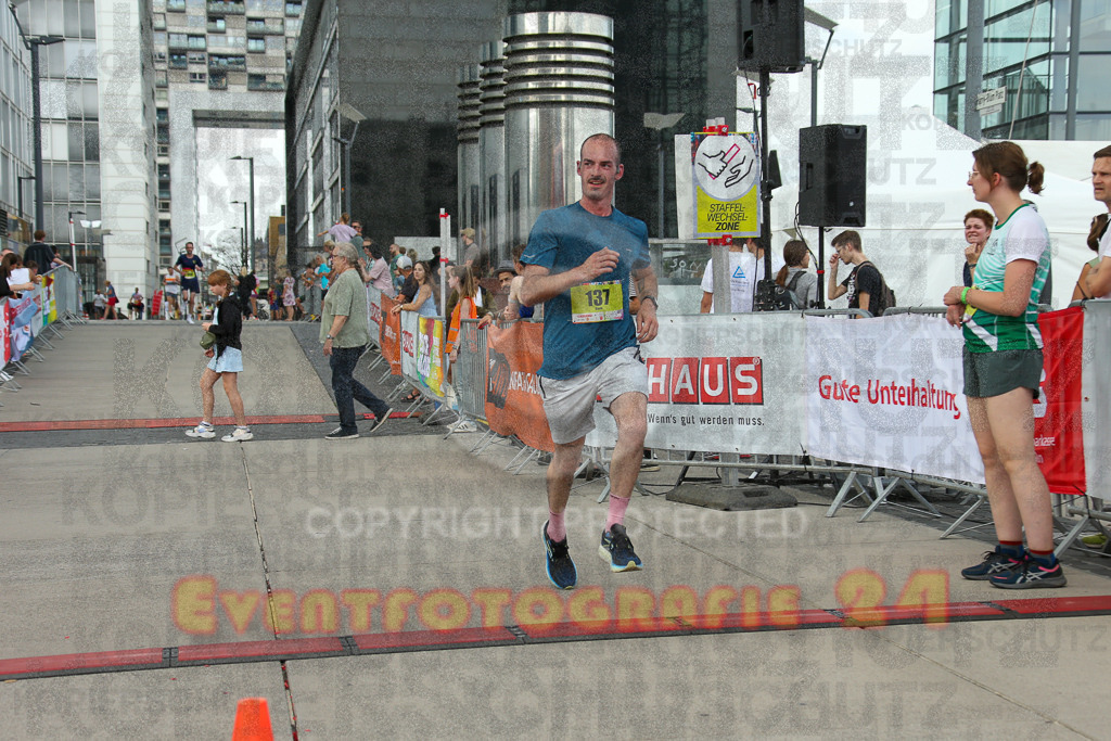 250920_1518_EX1_8830 | Sportfotografie im Rhein-Sieg Kreis, Köln, Bonn, NRW, Rheinland Pfalz, Hessen, etc. Unser Tätigkeitsfeld umfasst den Laufsport vom Volkslauf über den Marathon, Duathlon, Triathon bis zum Ultralauf wie Kölnpfad Ultra oder Schindertrail.