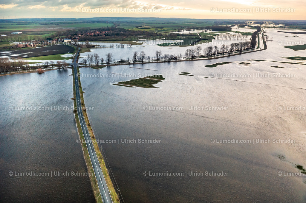 10049-51804 - Hochwasser im Großen Bruch | Stockfoto und Bilderpool mit Bildmaterial aus Deutschland, dem Harz, Halberstadt, Quedlinburg, Wernigerode und weltweit. Qualitativ hochwertige und professionelle Fotos anschauen und kaufen. - Realisiert mit Pictrs.com