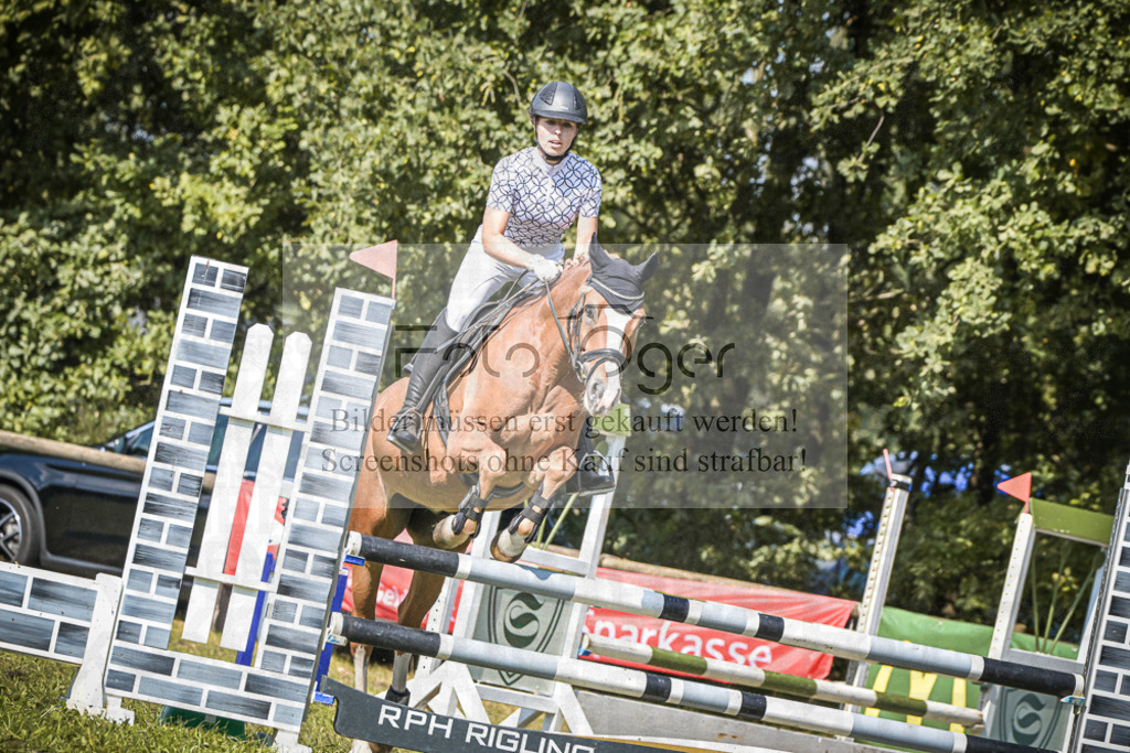DOS_0982 | Entdecke hochwertige Reitturnierfotos von Foto Oger. Professionell, emotional und authentisch – jetzt Lieblingsmomente im Shop bestellen.Deutschlandweite Turnierfotografie. - Realisiert mit Pictrs.com