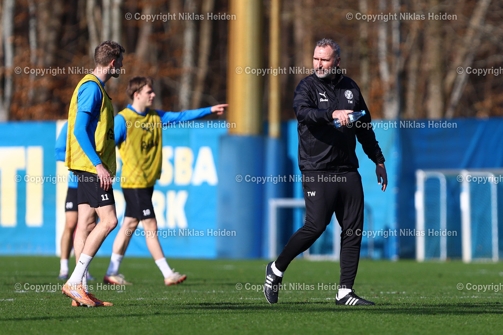 NH_HolsteinKiel_Training_03032026 | Tim Walter (Trainer, Holstein Kiel)Fußball I Herren I Training I Saison 2025-2026 I Holstein Kiel I 03.03.2026 I Citti-Fußballpark