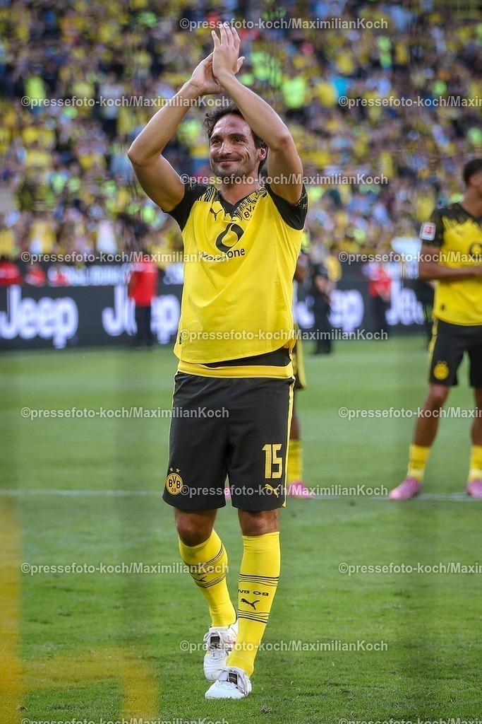 BVB10082501107 | 10.08.2025, Fußball, Borussia Dortmund - Juventus Turin, Testspiel, Signal Iduna Park, Saison 2025 2026: Verabschiedung Abschied Abschiedsspiel Mats Hummels (ehem. BVB Spieler)   DFB regulations prohibit any use of photographs as image sequences and or quasi-video.