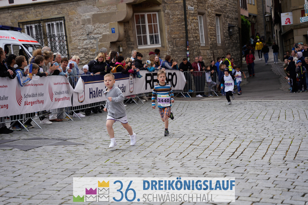 AOK Junior Cup 400m | 3Königslauf 2022 AOK Junior Cup 400m - Realisiert mit Pictrs.com