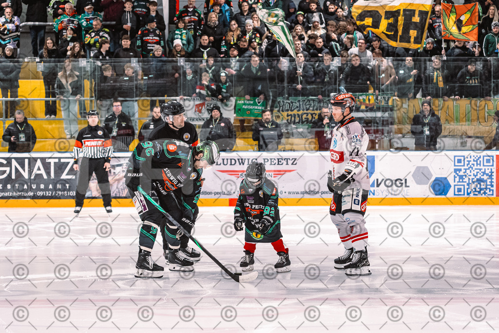Alligators_vs_Memmingen_05_12_2025-048 | Höchstadt Alligators Fotogalerie: Eishockey-Action aus Franken. Professionelle Spielfotos, Portraits & Stadionbilder zum Download. Jetzt entdecken! - Realisiert mit Pictrs.com