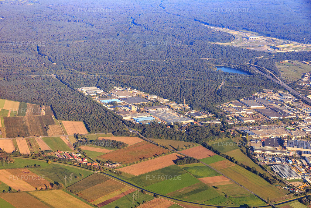 Luftbild: Industriegebiet 1. und 2. Industriestraße im Wald in Hockenheim im Bundesland Baden-Württemberg in Deutschland. Foto: IMG_072932.jpg vom 23.09.2014 durch Werner Riehm/FLY-FOTO.de