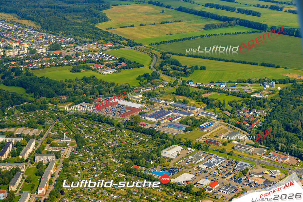 Übersichts Bild Bad Doberan - Die Luftaufnahme wurde 2025 vom UL-Flugzeug heraus erstellt ( keine Drohnenaufnahme ) - Hochauflösende Luftaufnahme - für Wandbilder und großformatige Ausdrucke geeignet. Das besondere Geschenk!Hier alle&nbsp;Infos zur Lizenzierung der LuftaufnahmeWir fliegen auch dieses Jahr wieder in Ihre Region um Luftbilder zu erstellen.- Luftbild anfragen