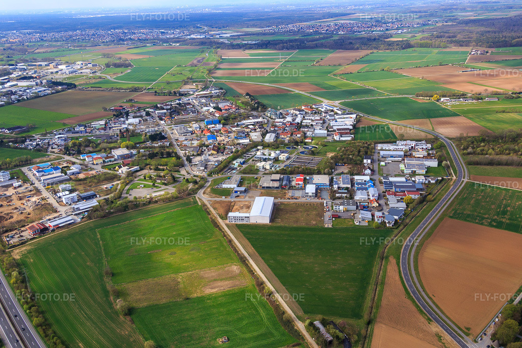 Luftbild: Industriegebiet Saarstraße aus Osten in Bensheim im Bundesland Hessen in Deutschland. Foto: IMG_077095.jpg vom 12.04.2015 durch Werner Riehm/FLY-FOTO.de