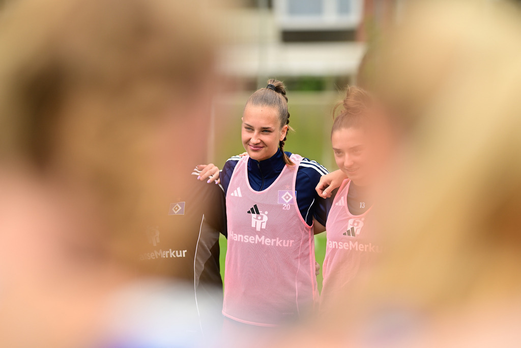 Fußball I Frauen I Saison 2025-2026 I Testspiel I Hamburger SV - Holstein Kiel | Der Sportfotograf. - Realisiert mit Pictrs.com