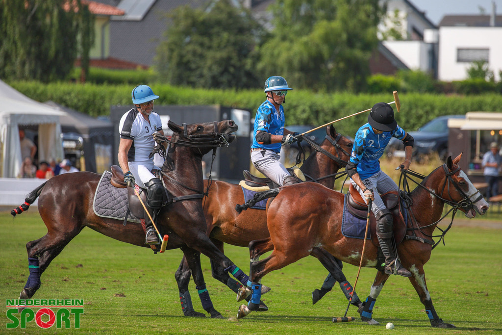 Polo_Willich_070623_104 | Bildergalerie von Sport-Ereignissen aber auch von weiteren spannenden Dingen - nicht nur vom Niederrhein. In Anlehnung an den bekannten Spruch von Hanns Dieter Hüsch heißt das Motto: "Niederrhein ist überall".  - Realisiert mit Pictrs.com