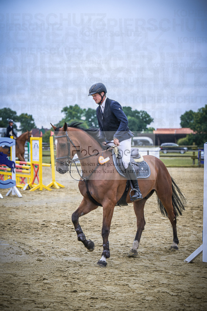 DOS_4256 | Entdecke hochwertige Reitturnierfotos von Foto Oger. Professionell, emotional und authentisch – jetzt Lieblingsmomente im Shop bestellen.Deutschlandweite Turnierfotografie. - Realisiert mit Pictrs.com