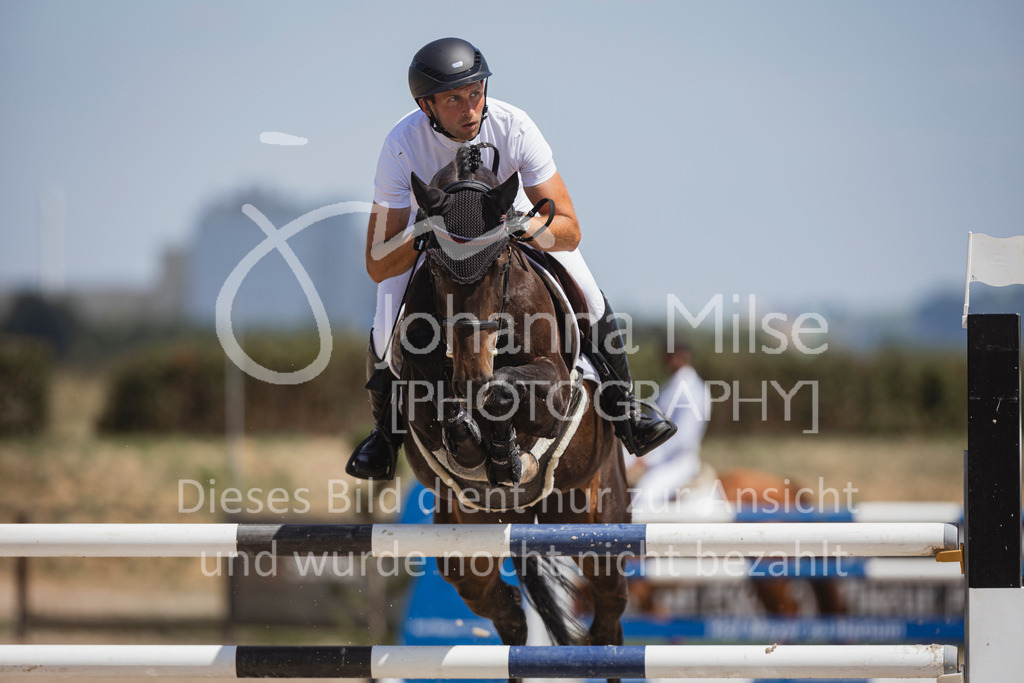 240629_LüPfSpTa_Youngster-S-132 | Deine schönsten Turniermomente als professionelle Fotos! Entdecke hochwertige Pferdesport-Fotografie im Online-Shop. Jetzt Fotos finden & bestellen!