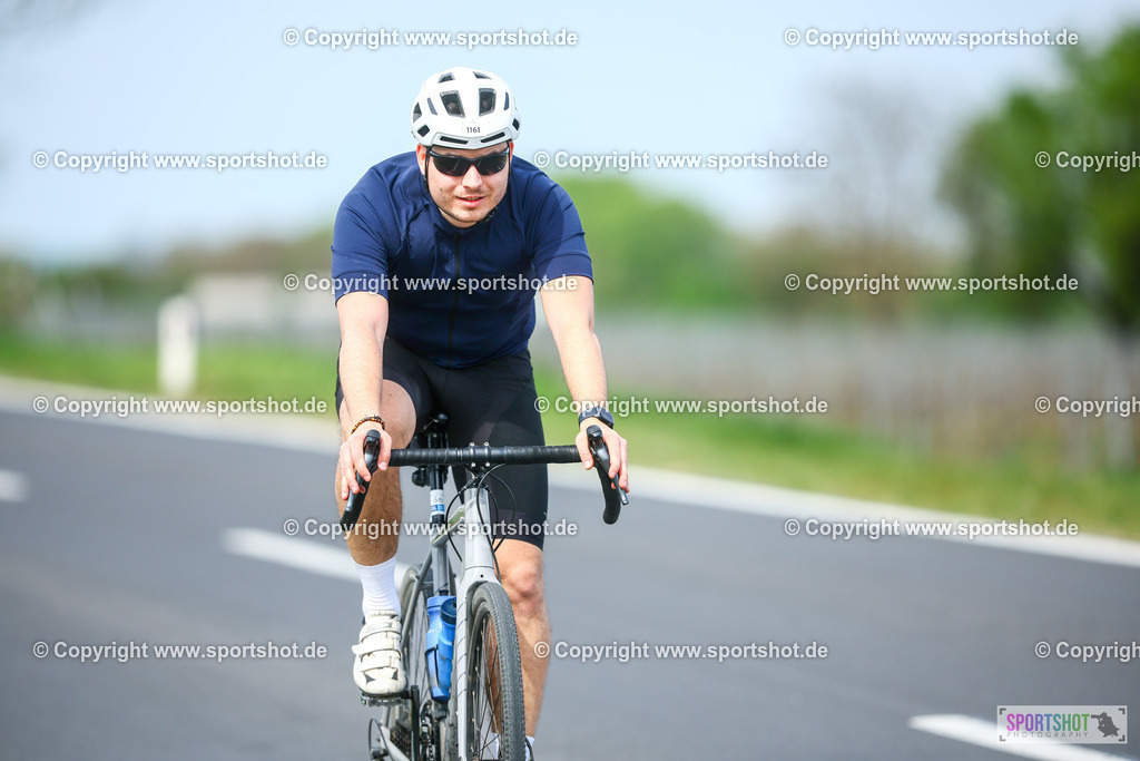 395_TRA57547 | Neusiedlersee Radmarathon 2026@sportshot_your_pictrs #yourpictures#roadtowm2029 #nrm #neusiedlerseeradmarathon #neusiedlersee #neusiedlerseetourismus #burgenland #mörbisch #nrm26 #burgenlandtourismus #voglundco #poweredbyburgenlandtourismus #radsport #rad #marathon #ucigranfondo #visitburgenland #ucigranfondoworldseries