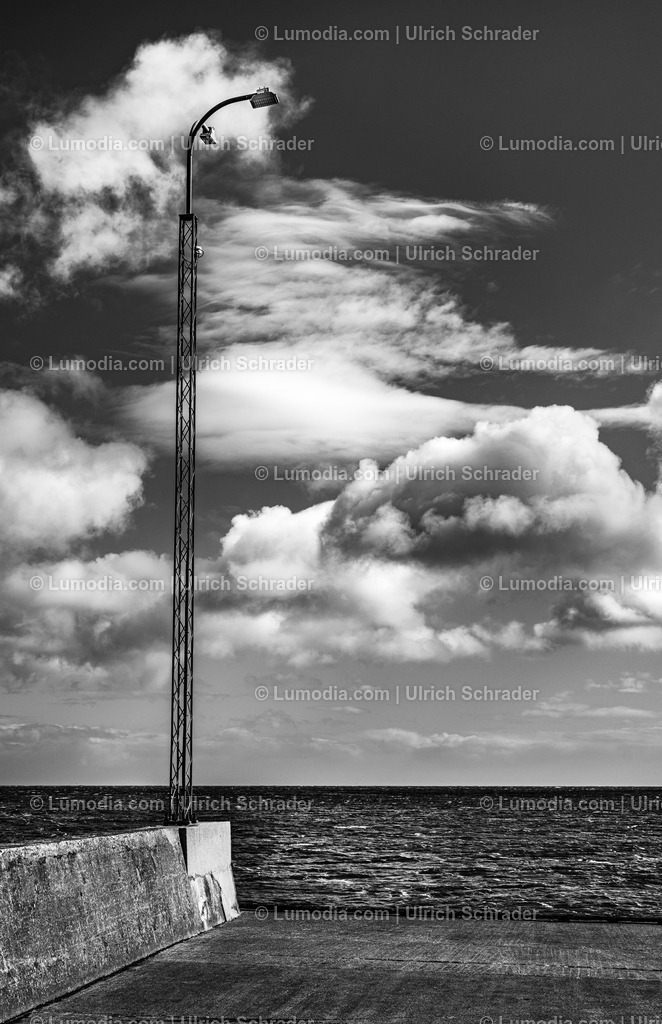Bild 24 - Am Meer - Färöer Inseln | Stockfoto und Bilderpool mit Bildmaterial aus Deutschland, dem Harz, Halberstadt, Quedlinburg, Wernigerode und weltweit. Qualitativ hochwertige und professionelle Fotos anschauen und kaufen. - Realisiert mit Pictrs.com