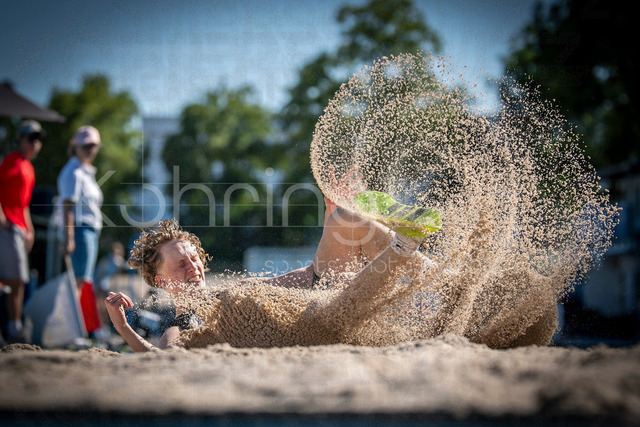 Juniorengala 2026; Mannheim, 13.06.2026 | MANNHEIM, GERMANY - JUNE 13, 2026 : Jakob Henry Lueck (GER/Hannover 96) competing in the men’s U20 triple jump during the Juniorengala 2026 at Michael-Hoffmann-Stadion on June 13, 2026 in Mannheim, Germany.