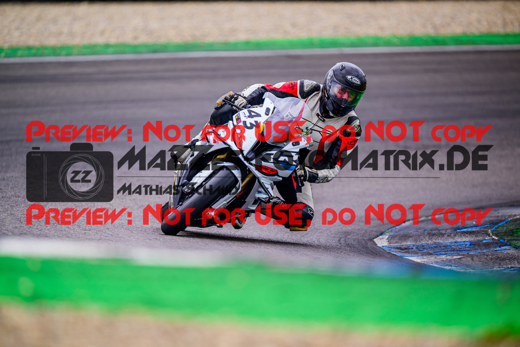 MaZZes_FotoMatrix_240614_6007705_2-4 | ROT