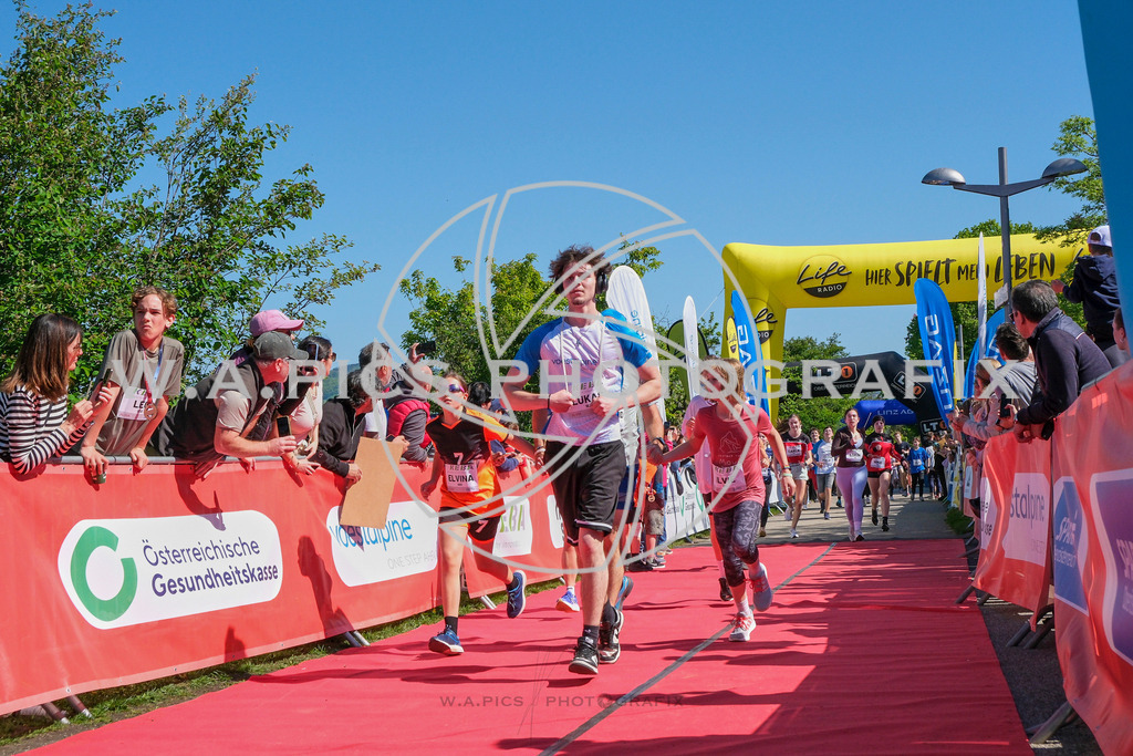 ..... | LINZ,AUSTRIA,27.April 24, Int. 3 Brückenlauf Linz  , Image shows: Photo: WAPICS / Michael ring