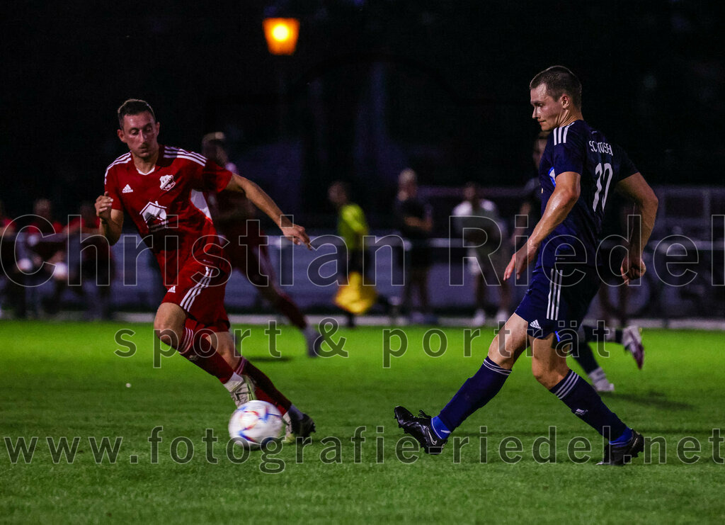 2023-08-22_091_FC_Finsing_gegen_SC_Moosen-Vils | Finsing, Deutschland, 22.08.2023:
Fußball, Kreisliga 2023 / 2024, 5. Spieltag, FC Finsing gegen SC Moosen/Vils, Endergebnis: 5:0

Kilian Schmitt (FC Finsing, #8), Thomas Forsthuber (SC Moosen/Vils, #10)

Foto: Christian Riedel / fotografie-riedel.net
