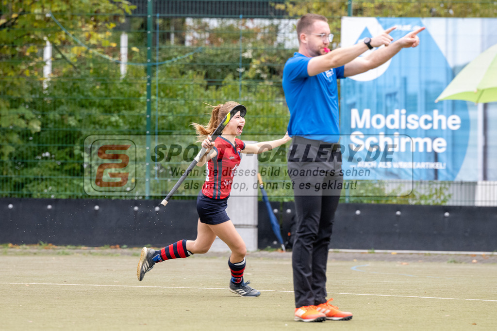 SFE_20231022_0179 | Deutsche Meisterschaft Weibliche U16 Finale Berliner HC - Harvestehuder THC am 22.10.2023 in Köln (Düsseldorfer Hockeyclub 1905 e.V.), Photo: Stephan Fehrmann 2023 (Sports-Gallery)