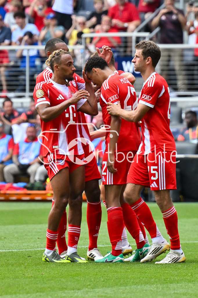 FC Bayern München - TQL Stadium | Jubel der Bayern nach dem Treffer zum 8-0 durch. Jamal MUSIALA (FC Bayern Muenchen 42) / Tor / Torschuetze / Freude / Happy / FIFA Club World Cup: FC Bayern Muenchen - Auchkland City FC, TQL Stadium am 15.06.2025 / BLD / ZDF / NOT FOR SALE IN USA