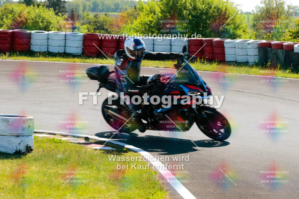Moto-TeamOBK-21542 | Hier findet Ihr Bilder von Touristenfahrten auf der Nürburgring Nordschleife oder von anderen Veranstaltungen die ich besucht habe. Viel Spass beim Durch Schauen 