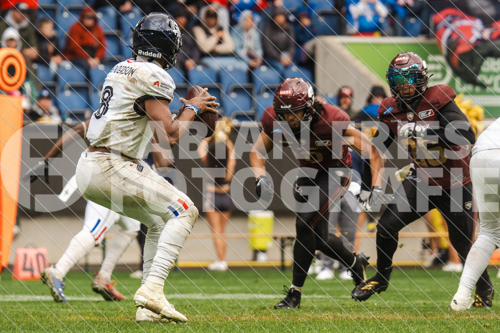 GER Rhein Fire vs. Paris Musketeers, Football, European League of Football, Spieltag 4, Saison 2025, 08.06.2025 | GER Rhein Fire vs. Paris Musketeers, Football, European League of Football, Spieltag 4, Saison 2025, 08.06.2025Foto: Fabian Friese - Realisiert mit Pictrs.com