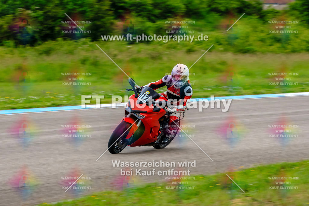 MotoTeam-3470 | Hier findet Ihr Bilder von Touristenfahrten auf der Nürburgring Nordschleife oder von anderen Veranstaltungen die ich besucht habe. Viel Spass beim Durch Schauen 