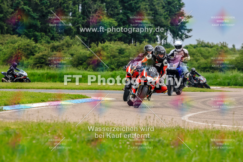 MotoTeam-7978 | Hier findet Ihr Bilder von Touristenfahrten auf der Nürburgring Nordschleife oder von anderen Veranstaltungen die ich besucht habe. Viel Spass beim Durch Schauen 