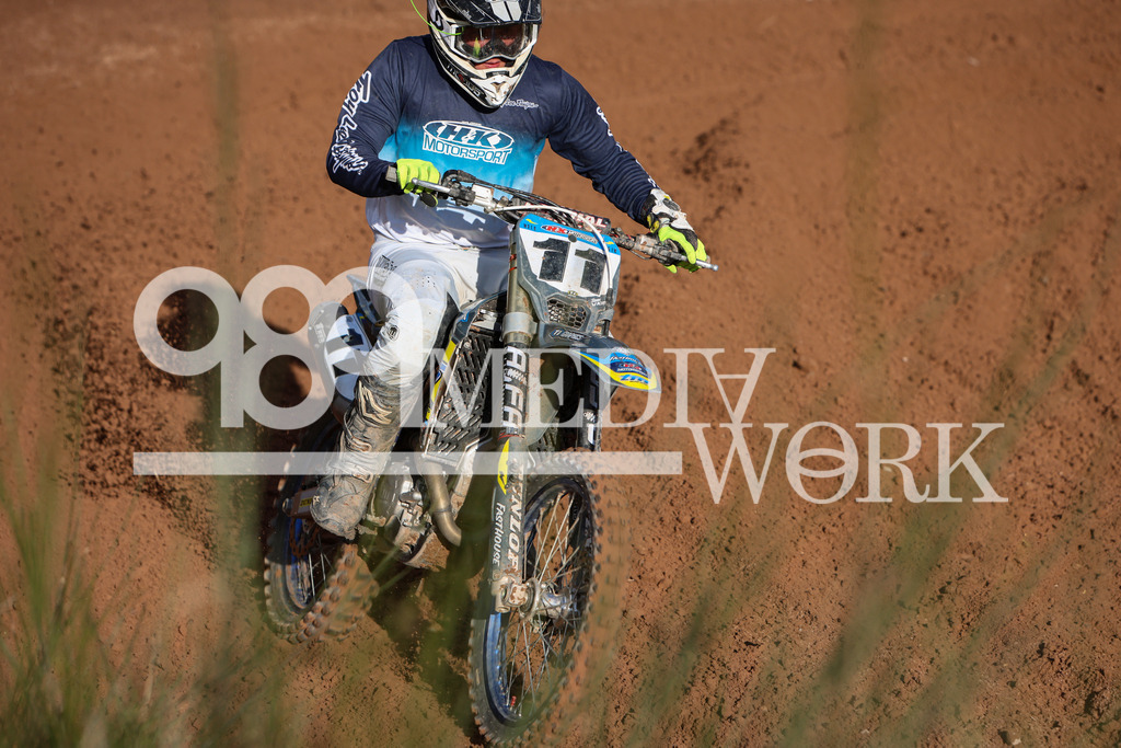 5E6A9320 | 989 MEDIAWORK