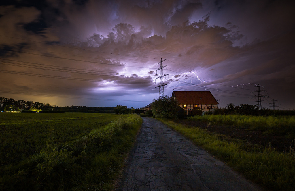 Nächtliches Gewitter 2 | Hier jetzt die schönsten Landschaft,Wetter und Tier als Wandbilder und vieles mehr zum günstigen preis bestellen, Der Fotograf aus Heiligenhaus - Realisiert mit Pictrs.com