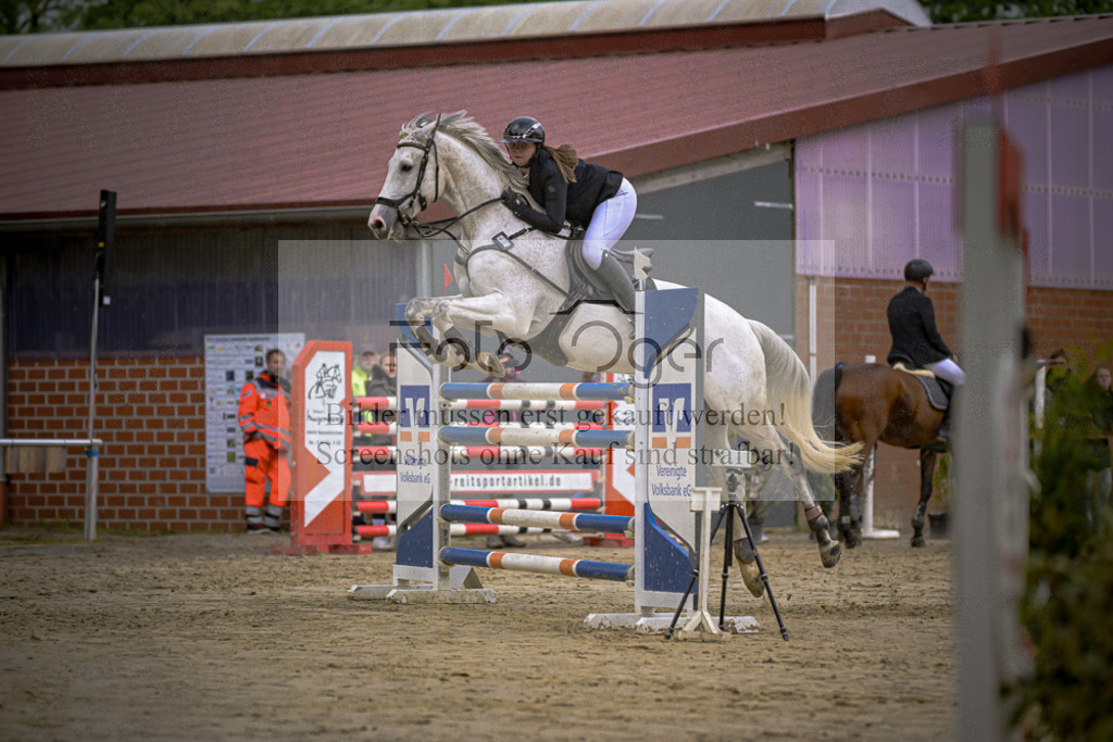 20240505-DOS_3750 | Entdecke hochwertige Reitturnierfotos von Foto Oger. Professionell, emotional und authentisch – jetzt Lieblingsmomente im Shop bestellen. - Realisiert mit Pictrs.com