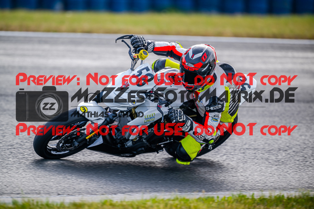 MaZZes_FotoMatrix_220520_1195 | Fotograf Mathias Schmid
Sportfotograf,
Eventfotograf,
Hochzeitsfotograf,
Portraitfotograf